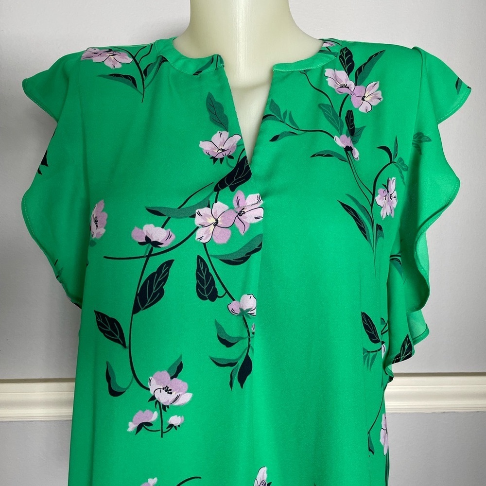 Ann Taylor Women Summer Floral Blouse. Gorgeous Green. Sz. PM. Excellent Cont.